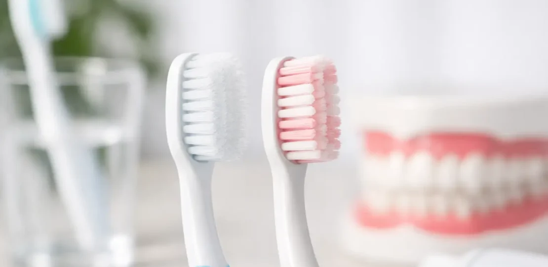 ¿Cepillo ultrasuave o suave? Elige según tus encías