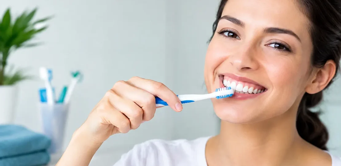 ¿Cómo eliminar placa bacteriana sin dañar encías?
