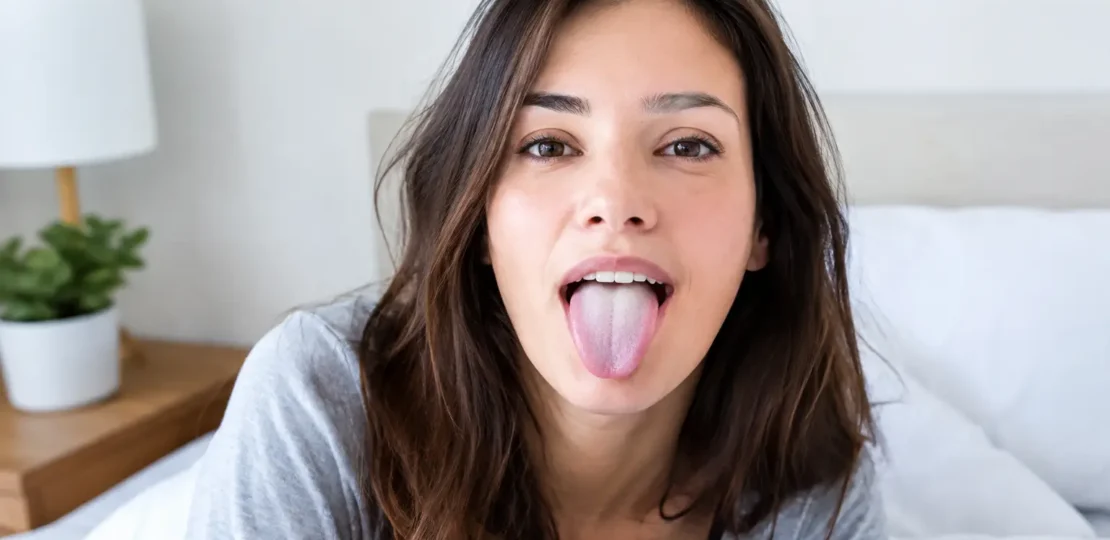 ¿Es normal tener la lengua blanca al despertar?
